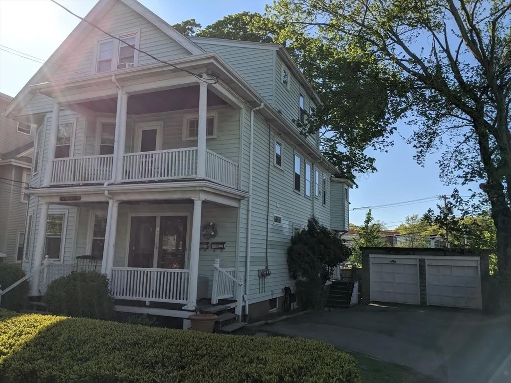 2 bed, 1 bath apartment for rent at 35 Sheafe St Unit 2, Chestnut Hill