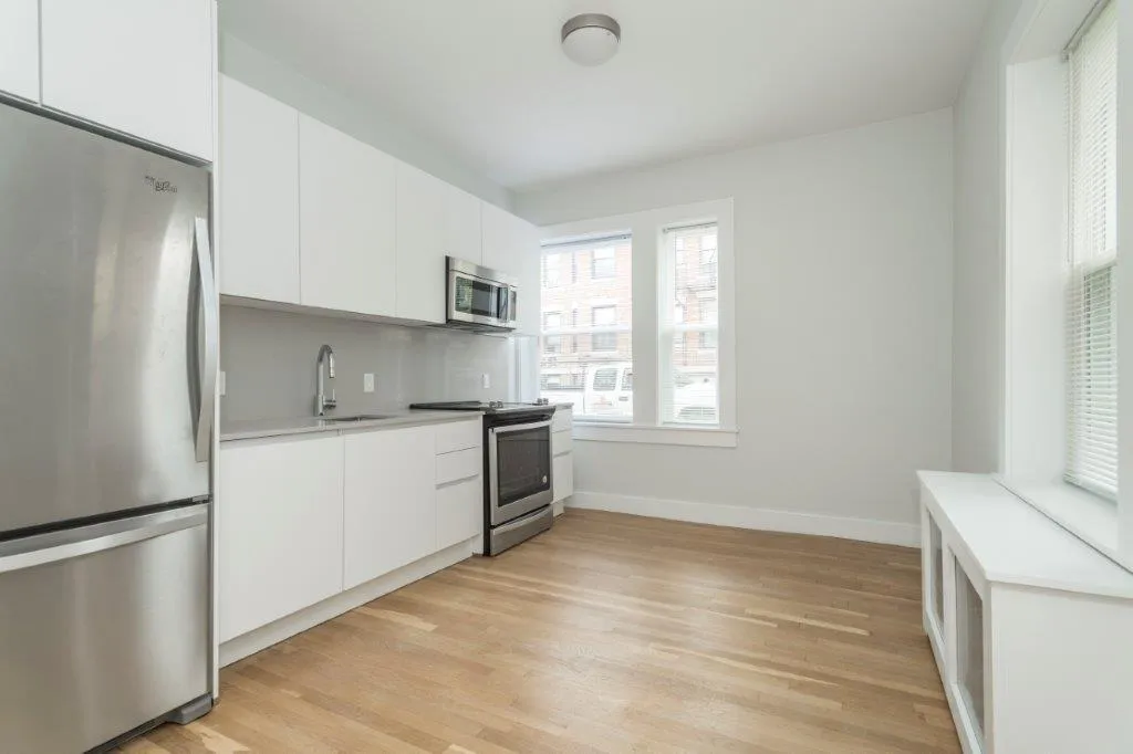 3 bed, 1 bath apartment for rent at 35 South St Unit 1, Brighton