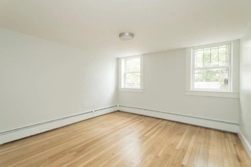 3 bed, 1 bath apartment for rent at 35 South St Unit B2, Brighton — photo 5 of 15