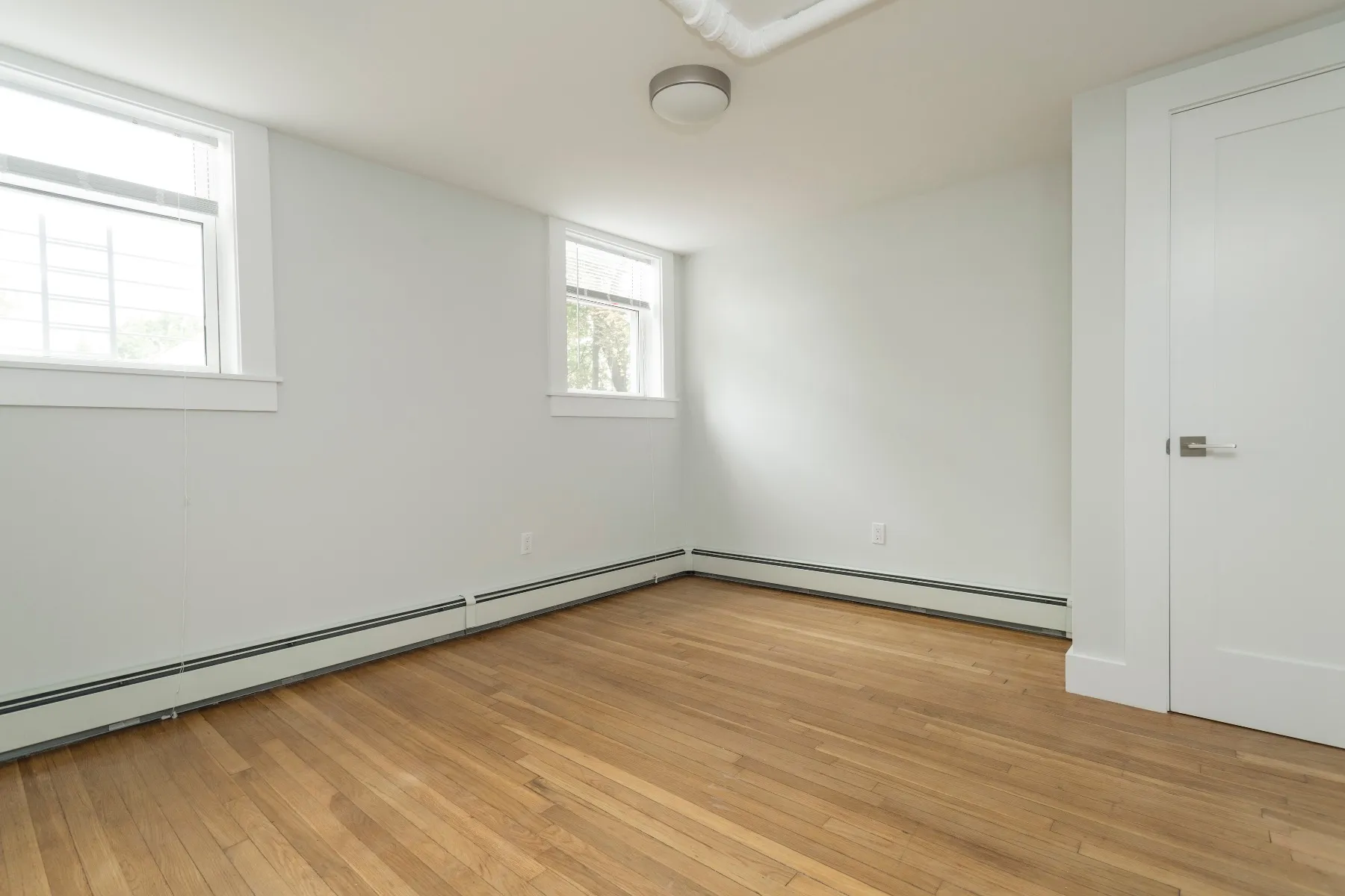 3 bed, 1 bath apartment for rent at 35 South St Unit B4, Brighton — photo 4 of 14