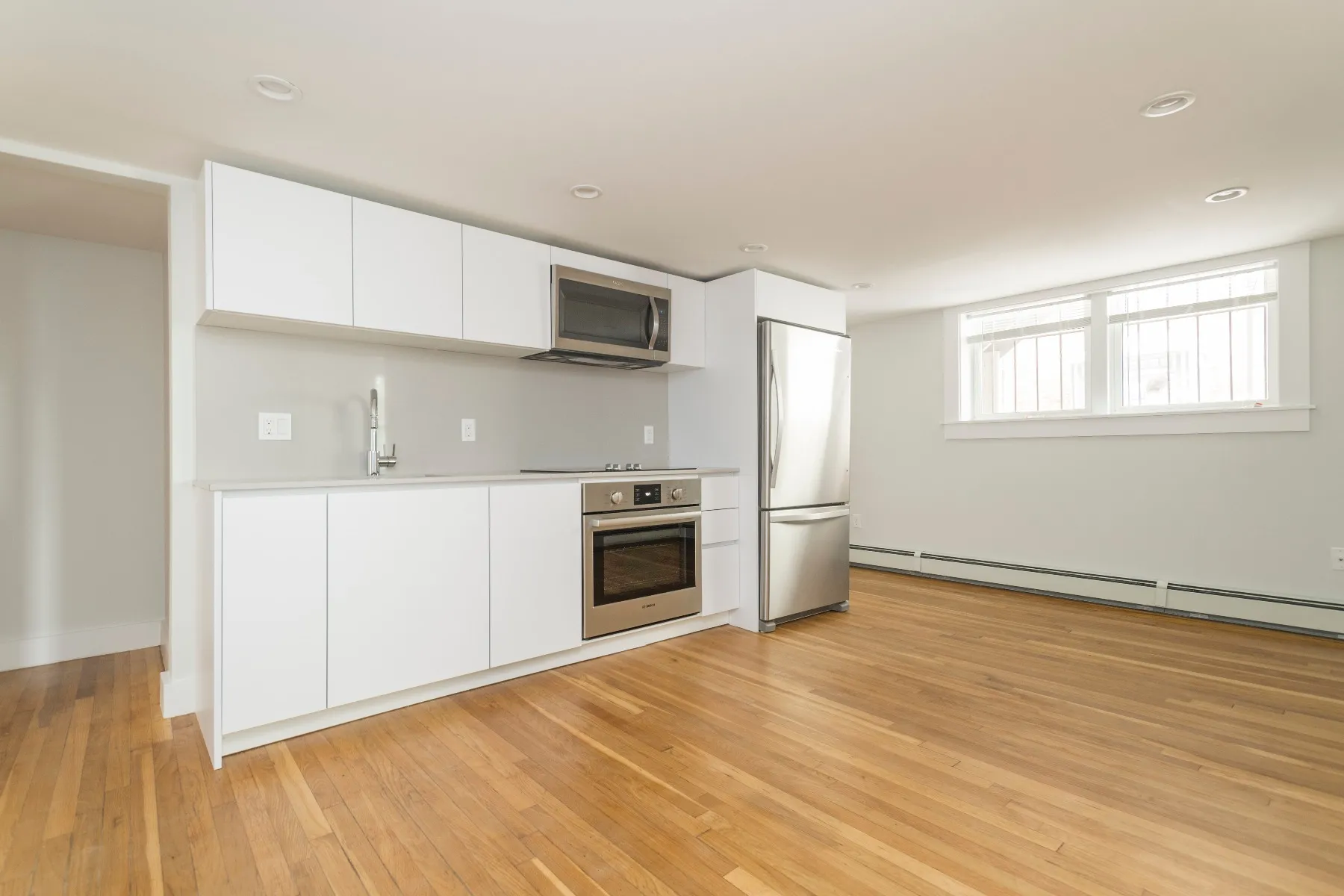 3 bed, 1 bath apartment for rent at 35 South St Unit B4, Brighton — photo 1 of 14