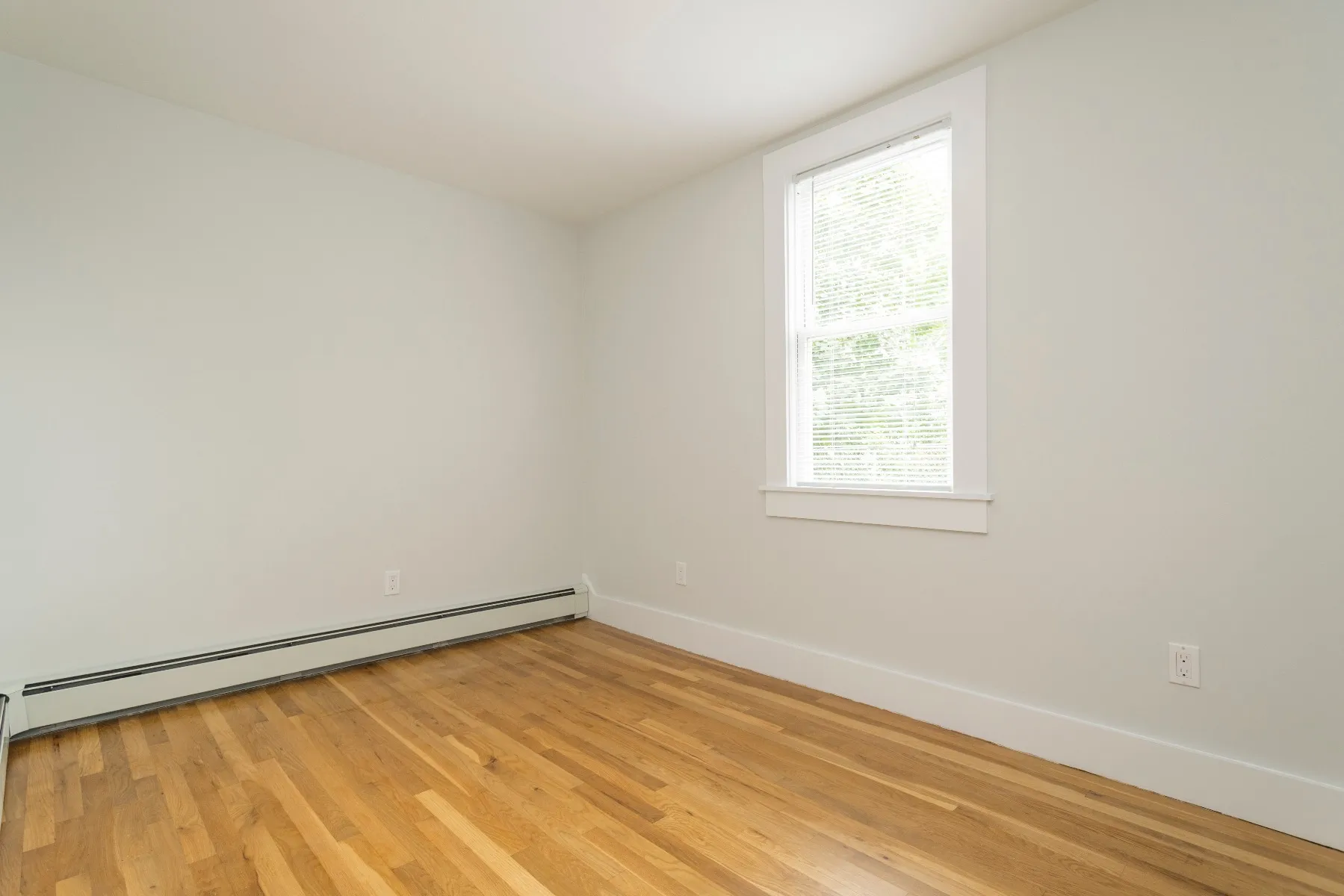 3 bed, 1 bath apartment for rent at 35 South St Unit B4, Brighton — photo 5 of 14