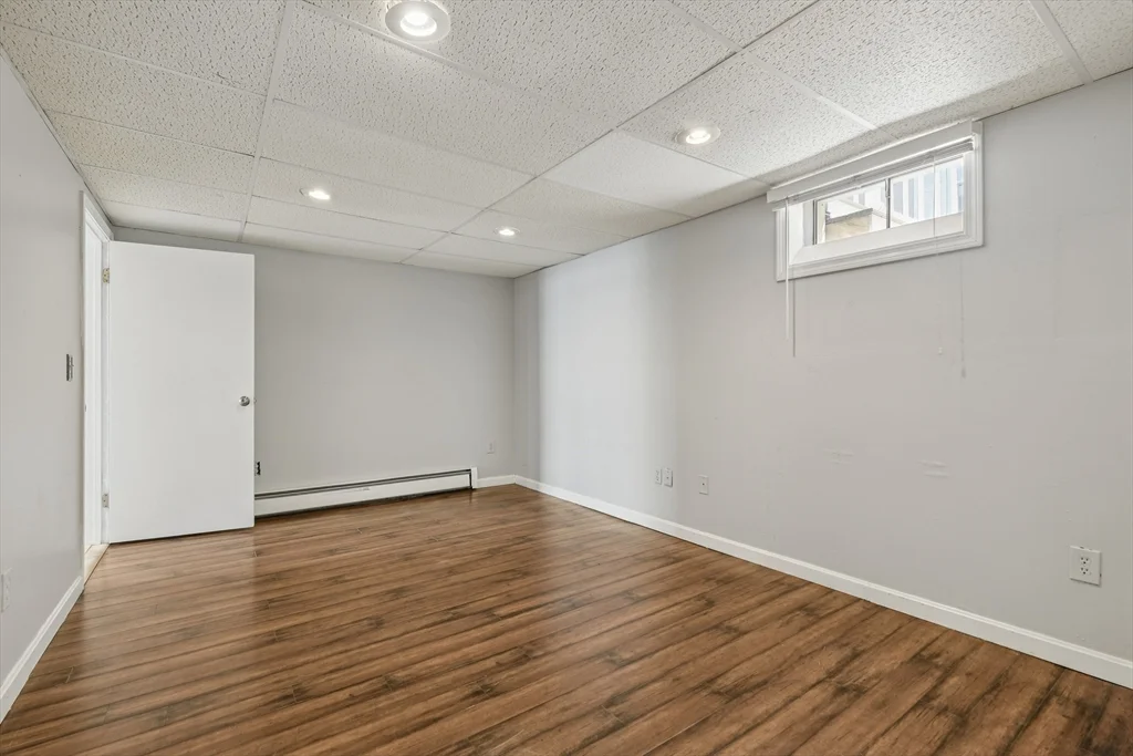 3 bed, 2 bath apartment for rent at 35 Springvale Ave Unit N/A, Chelsea — photo 19 of 35