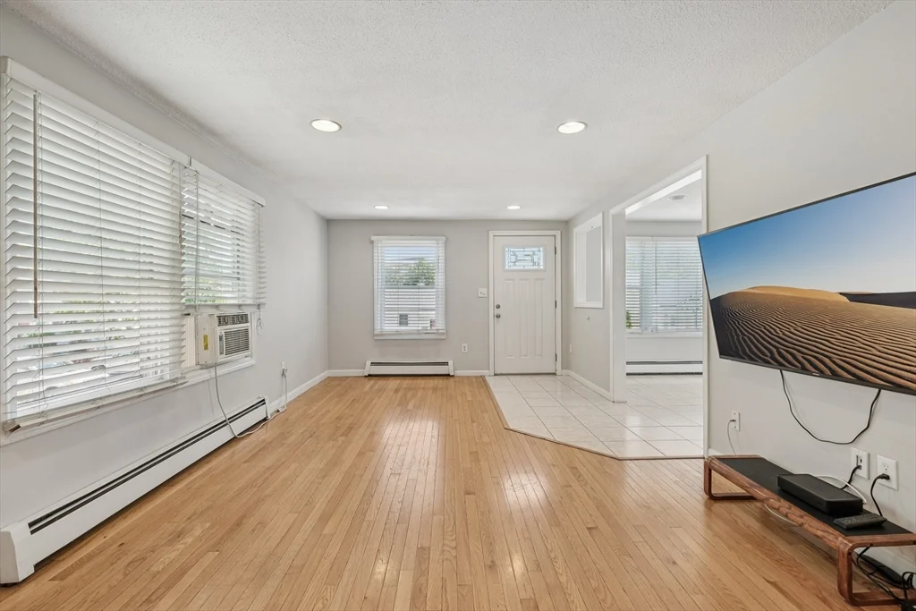 3 bed, 2 bath apartment for rent at 35 Springvale Ave Unit N/A, Chelsea — photo 8 of 35
