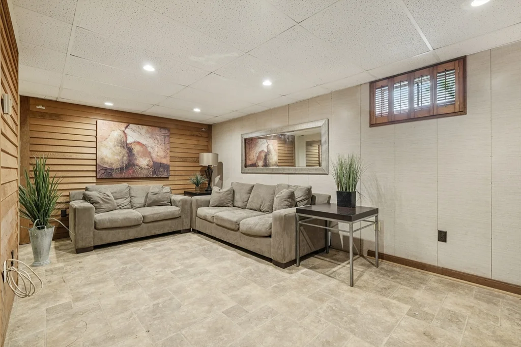 3 bed, 2 bath apartment for rent at 35 Springvale Ave Unit N/A, Chelsea — photo 25 of 35