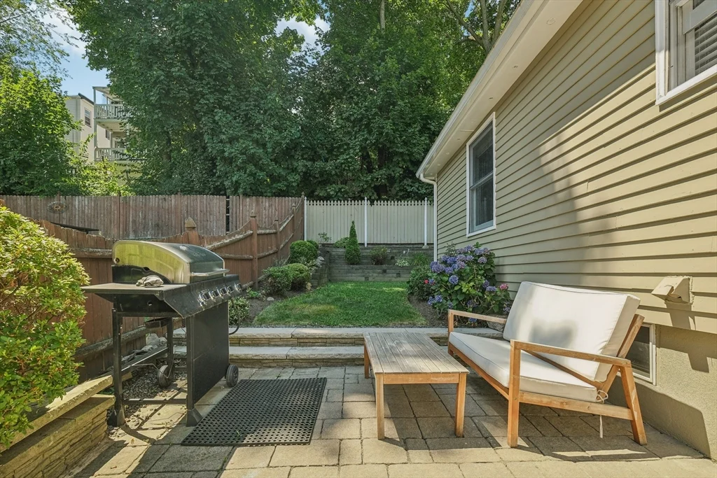 3 bed, 2 bath apartment for rent at 35 Springvale Ave Unit N/A, Chelsea — photo 34 of 35
