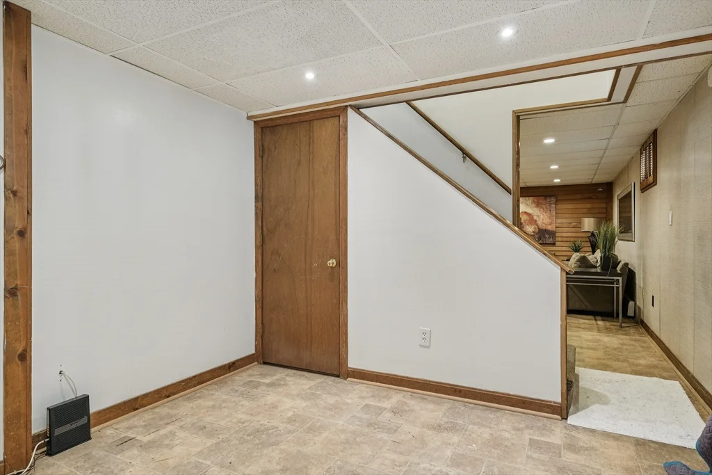 3 bed, 2 bath apartment for rent at 35 Springvale Ave Unit N/A, Chelsea — photo 23 of 35