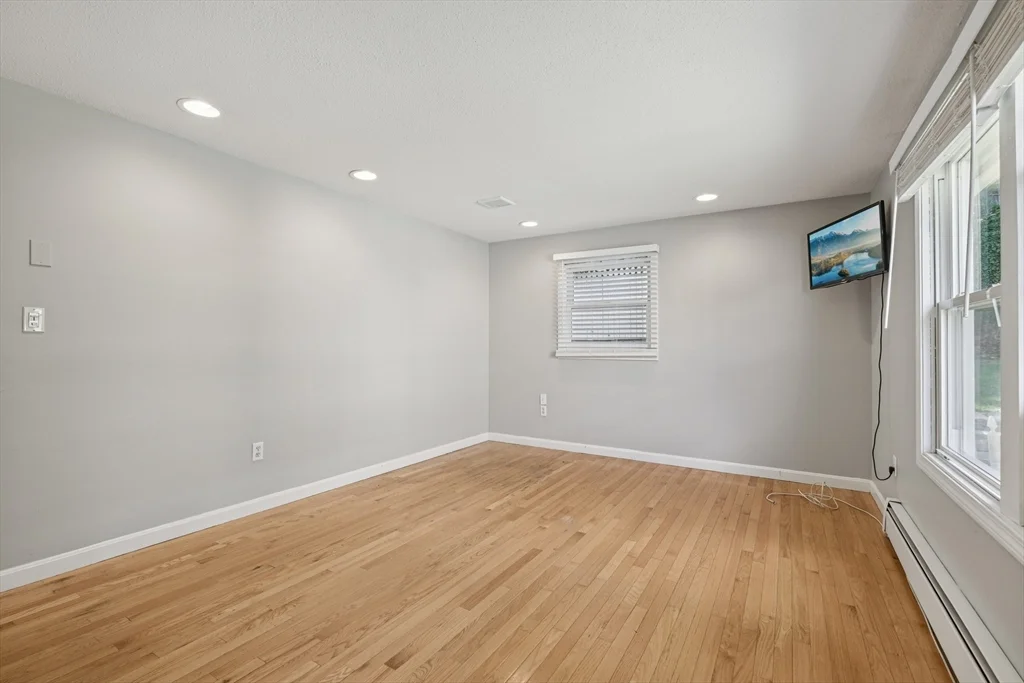 3 bed, 2 bath apartment for rent at 35 Springvale Ave Unit N/A, Chelsea — photo 11 of 35