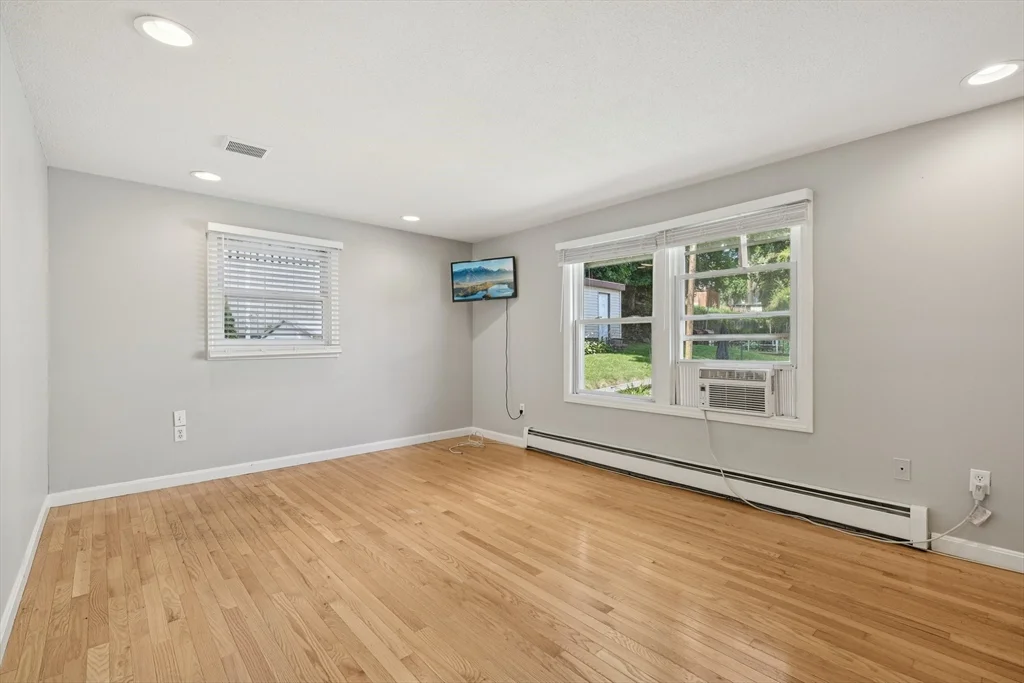 3 bed, 2 bath apartment for rent at 35 Springvale Ave Unit N/A, Chelsea — photo 12 of 35