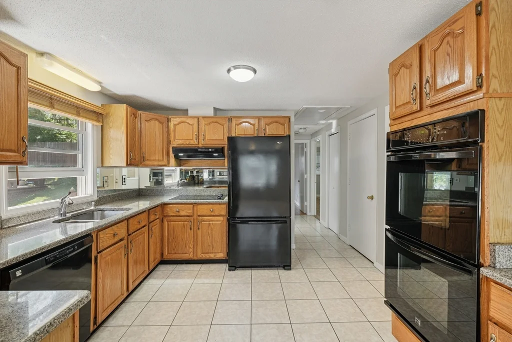 3 bed, 2 bath apartment for rent at 35 Springvale Ave Unit N/A, Chelsea — photo 6 of 35