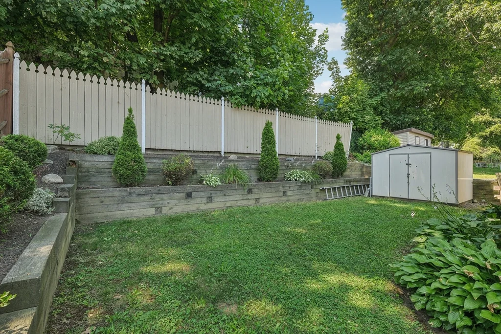 3 bed, 2 bath apartment for rent at 35 Springvale Ave Unit N/A, Chelsea — photo 33 of 35