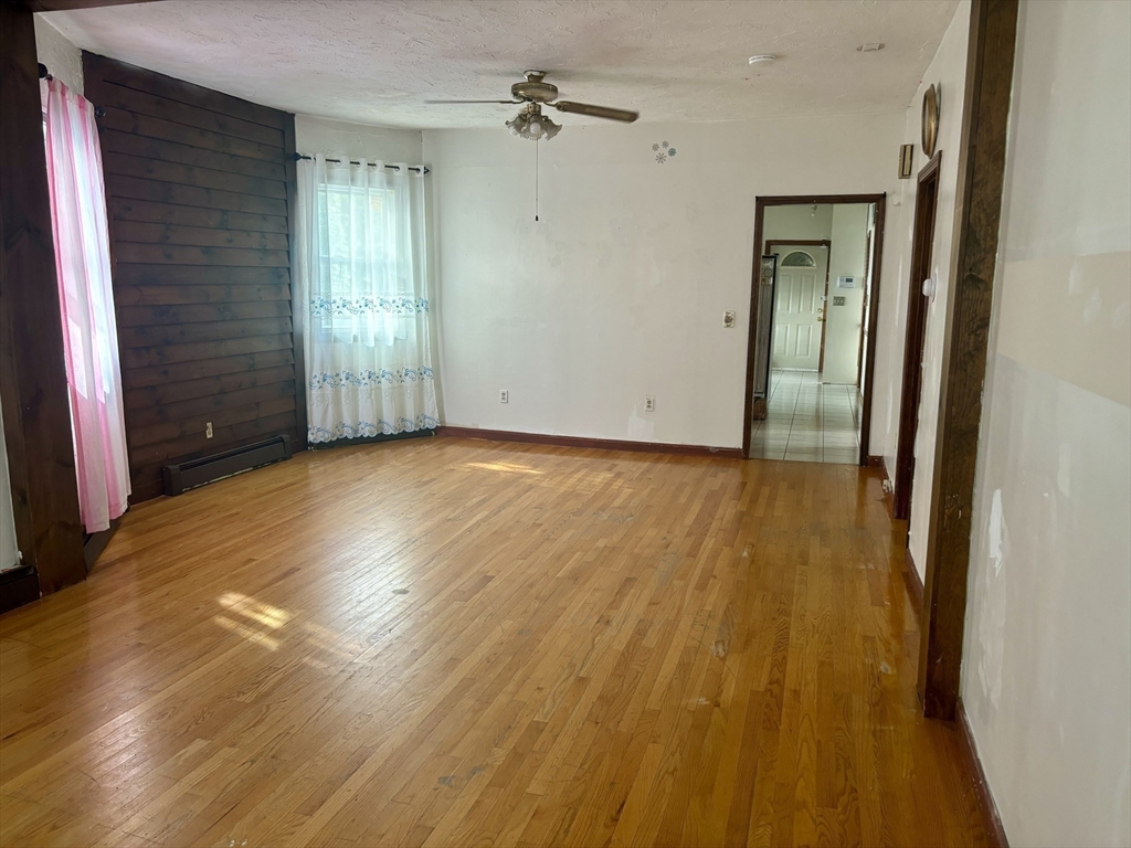 3 bed, 1 bath apartment for rent at 35 Stoneland Rd Unit 1, Worcester — photo 7 of 22