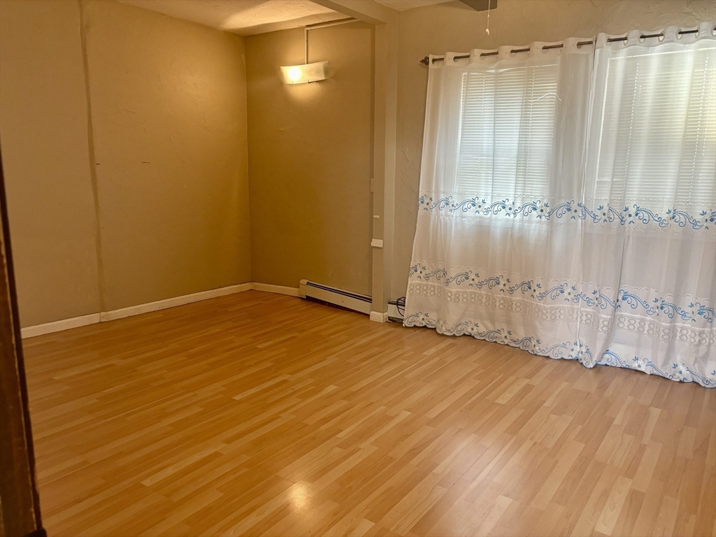 3 bed, 1 bath apartment for rent at 35 Stoneland Rd Unit 1, Worcester — photo 11 of 22
