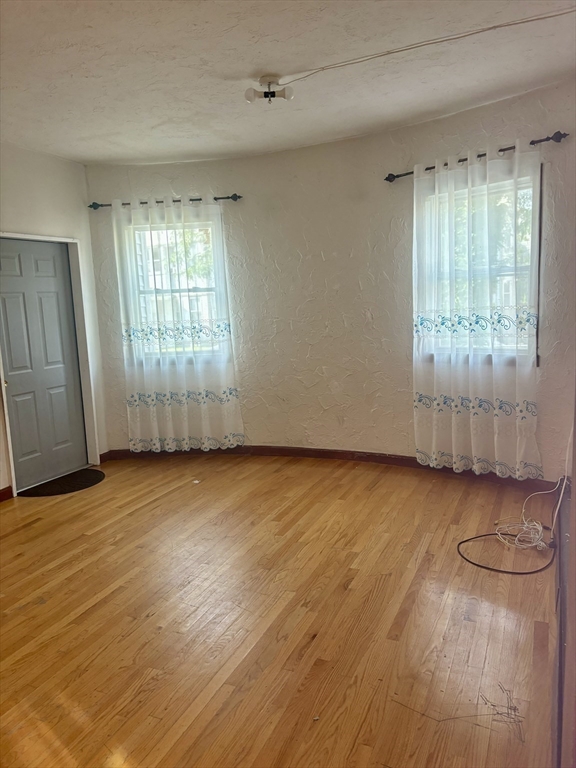 3 bed, 1 bath apartment for rent at 35 Stoneland Rd Unit 1, Worcester — photo 6 of 22
