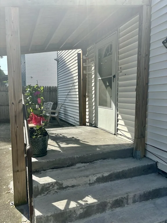 3 bed, 1 bath apartment for rent at 35 Stoneland Rd Unit 3, Worcester — photo 4 of 19