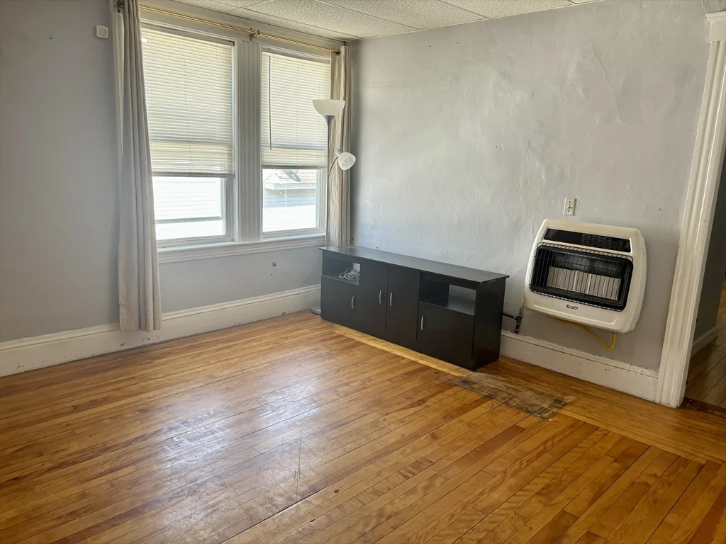 3 bed, 1 bath apartment for rent at 35 Stoneland Rd Unit 3, Worcester — photo 8 of 19