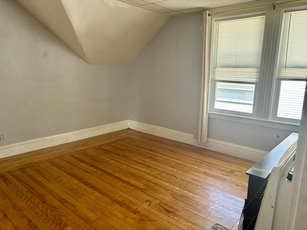 3 bed, 1 bath apartment for rent at 35 Stoneland Rd Unit 3, Worcester — photo 9 of 19
