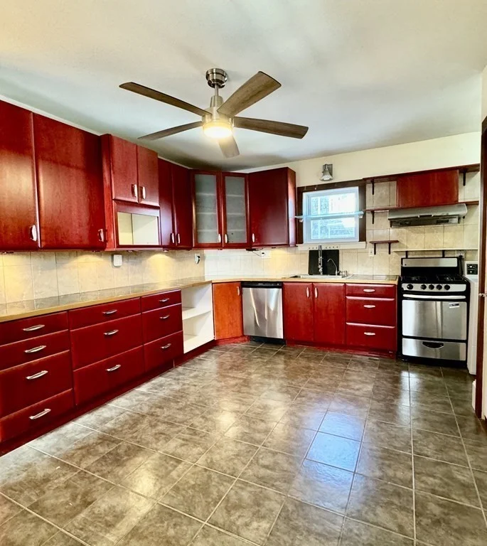 2 bed, 1 bath apartment for rent at 35 Summer Unit 1, Hyde Park — photo 8 of 12