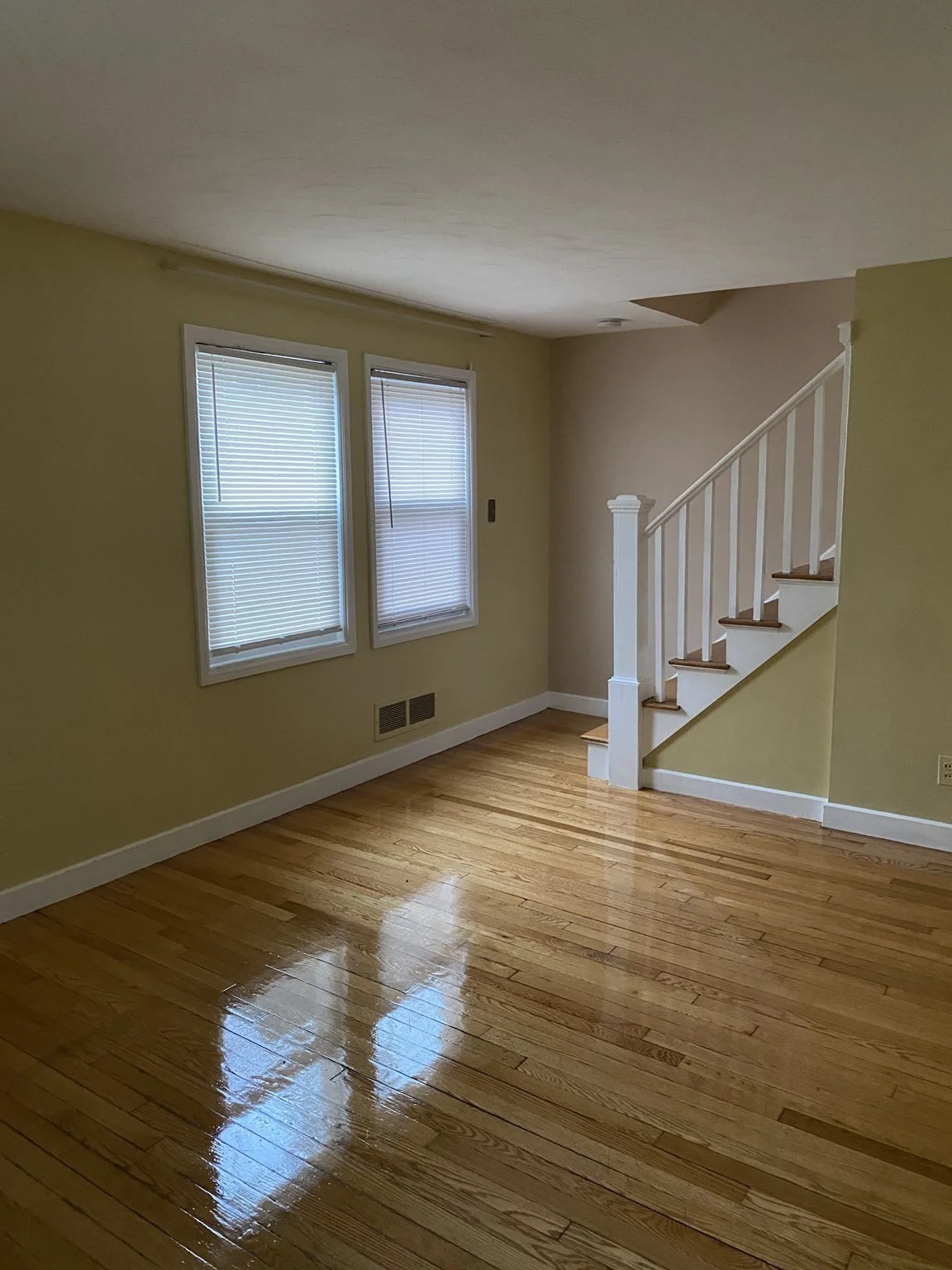 2 bed, 1 bath apartment for rent at 35 Sunnyside Ave Unit 0, Arlington — photo 4 of 16