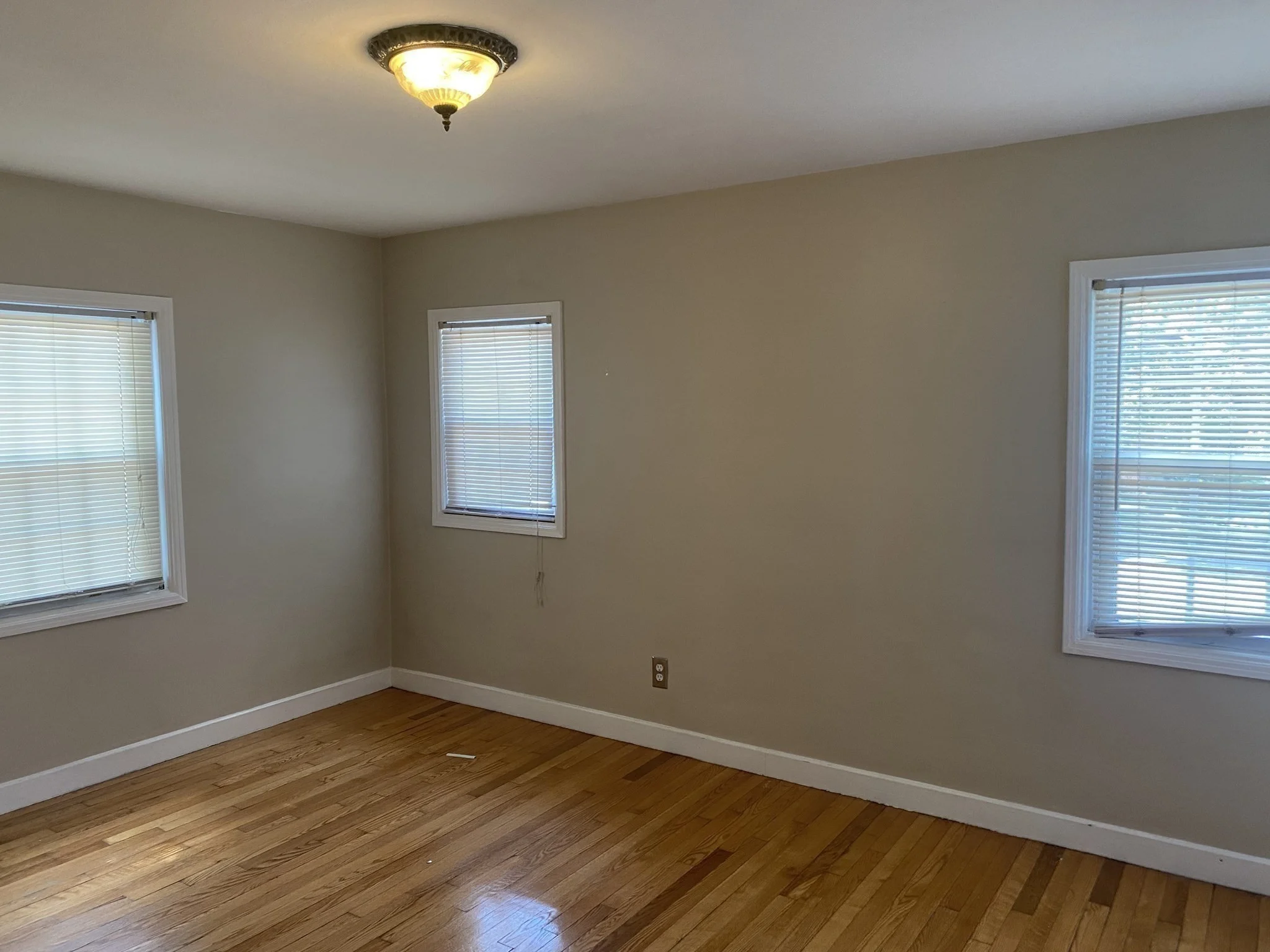2 bed, 1 bath apartment for rent at 35 Sunnyside Ave Unit 0, Arlington — photo 10 of 16