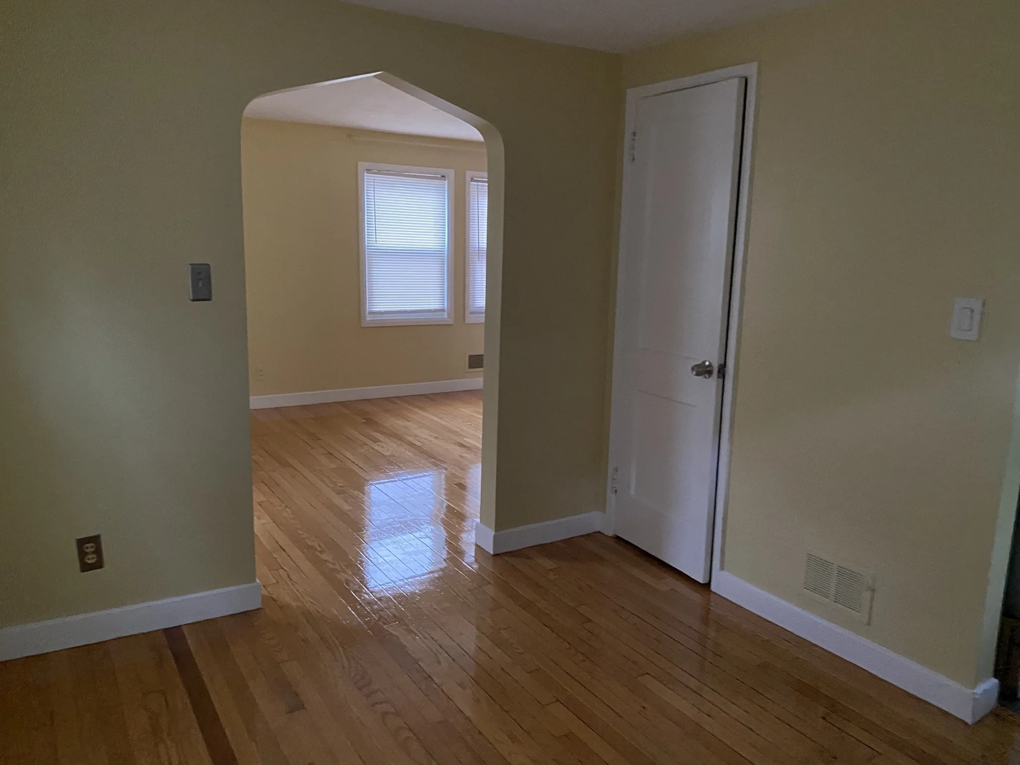 2 bed, 1 bath apartment for rent at 35 Sunnyside Ave Unit 0, Arlington — photo 5 of 16