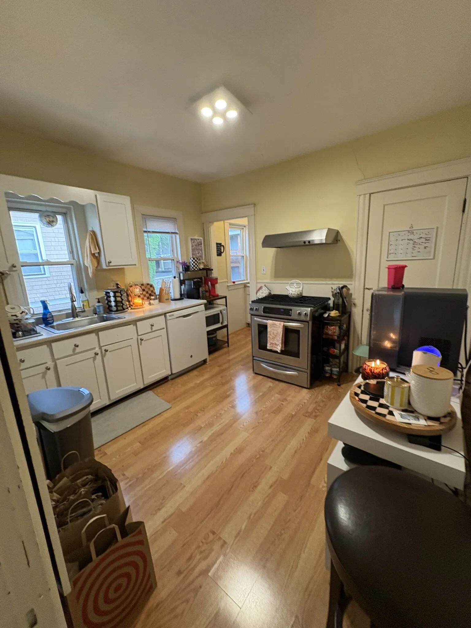 3 bed, 1 bath apartment for rent at 35 Sunset Rd Unit 2, West Somerville — photo 7 of 23