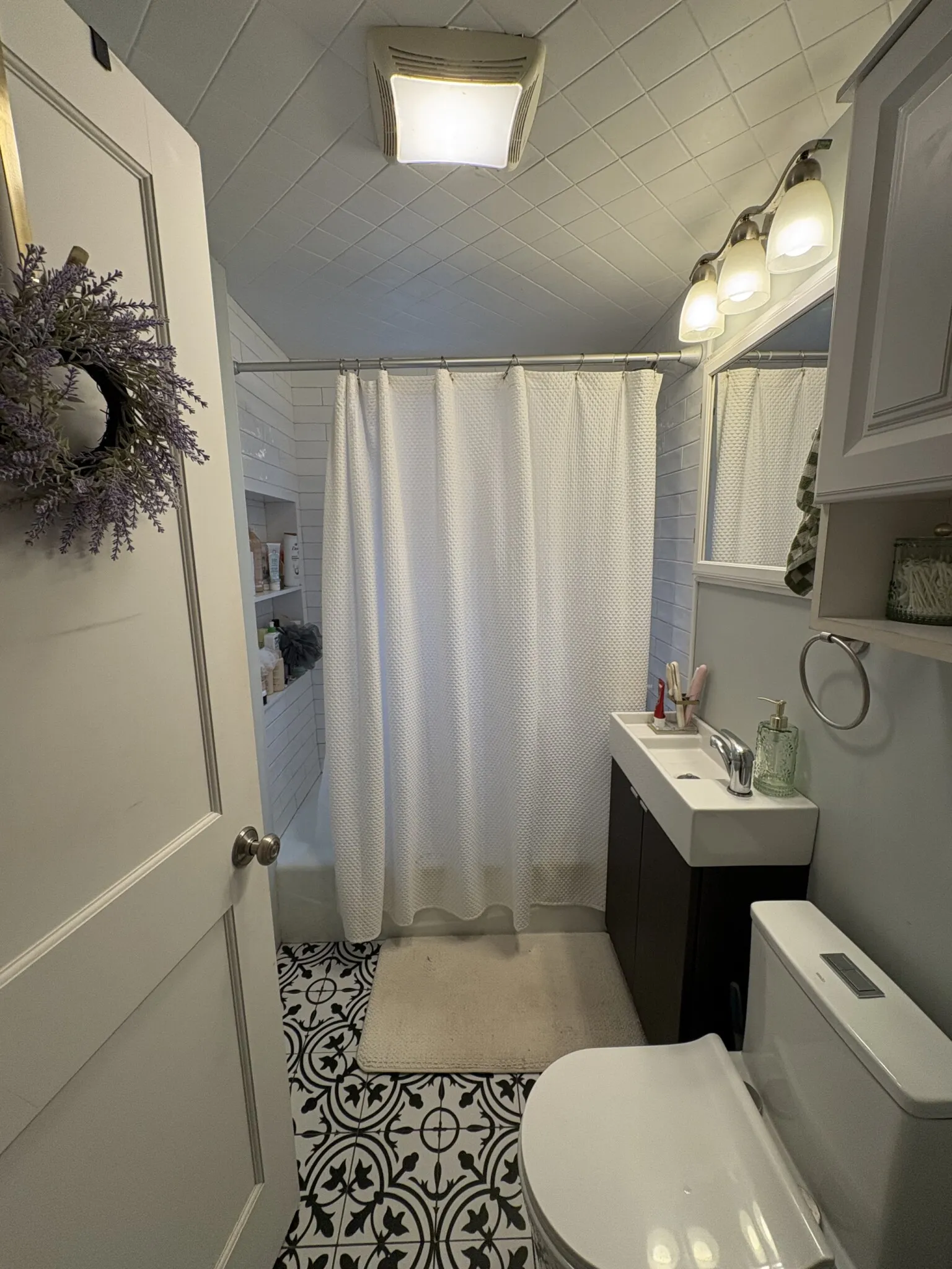 3 bed, 1 bath apartment for rent at 35 Sunset Rd Unit 2, West Somerville — photo 11 of 23