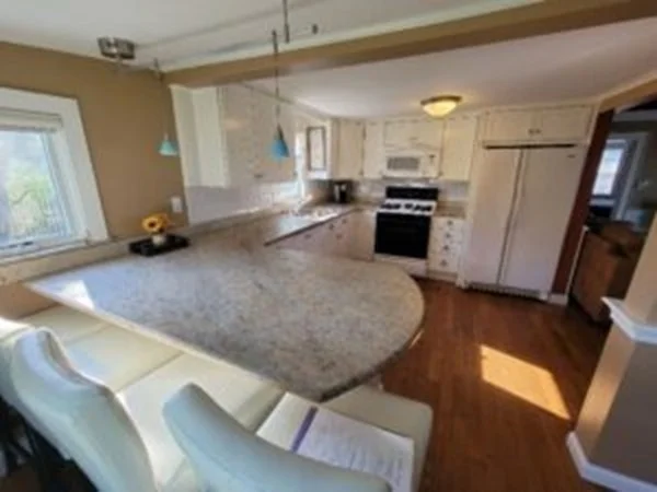 2 bed, 1 bath apartment for rent at 35 Sunset Unit WINTER, Plum Island — photo 12 of 21