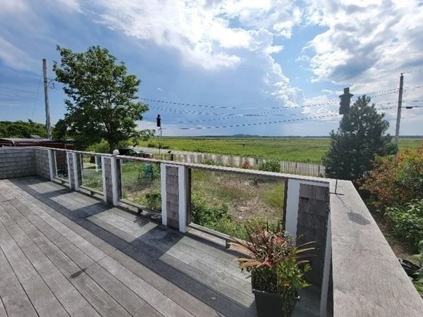 2 bed, 1 bath apartment for rent at 35 Sunset Unit WINTER, Plum Island — photo 2 of 21