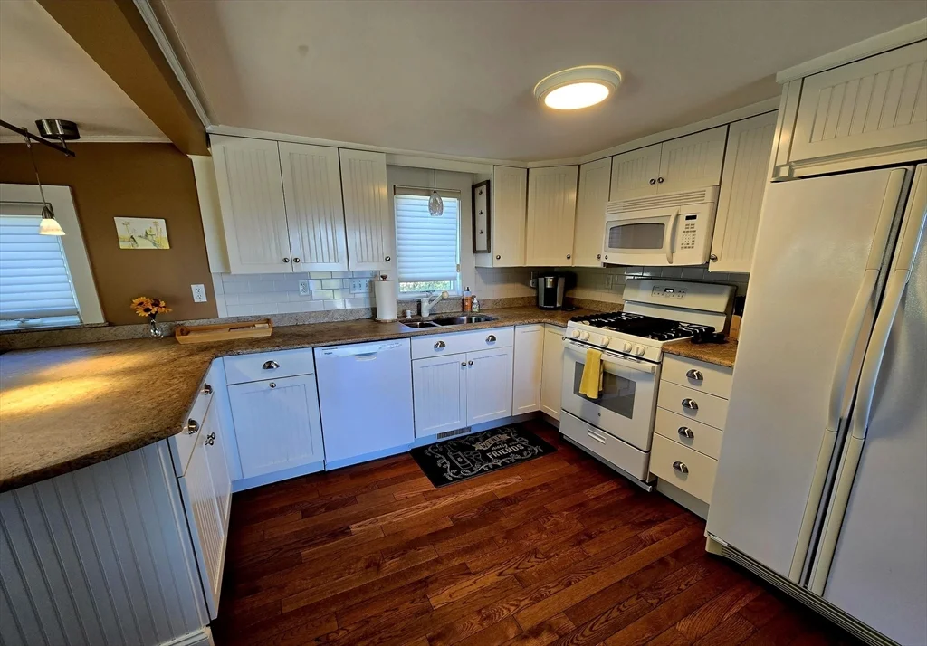 2 bed, 1 bath apartment for rent at 35 Sunset Unit WINTER, Plum Island — photo 21 of 21