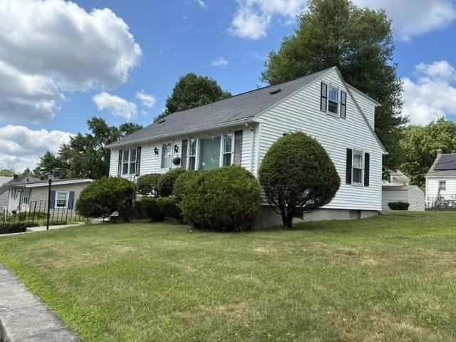 3 bed, 2 bath apartment for rent at 35 Superior Rd, Worcester