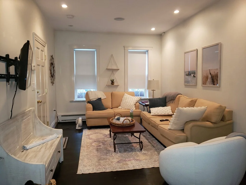 1 bed, 1 bath apartment for rent at 35 Swallow St Unit 1, South Boston