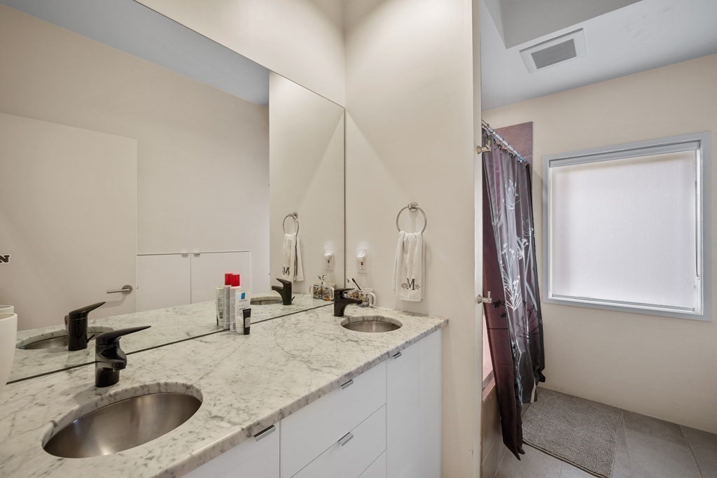 4 bed, 3 bath apartment for rent at 35 Thornberry Rd, Winchester — photo 18 of 26