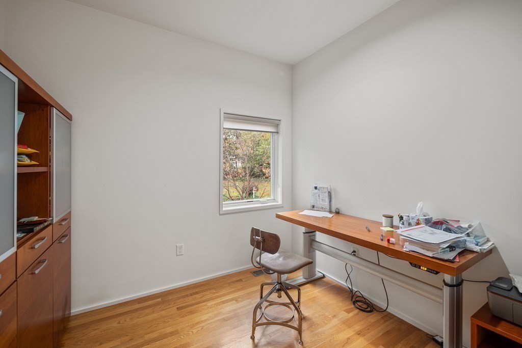 4 bed, 3 bath apartment for rent at 35 Thornberry Rd, Winchester — photo 17 of 26