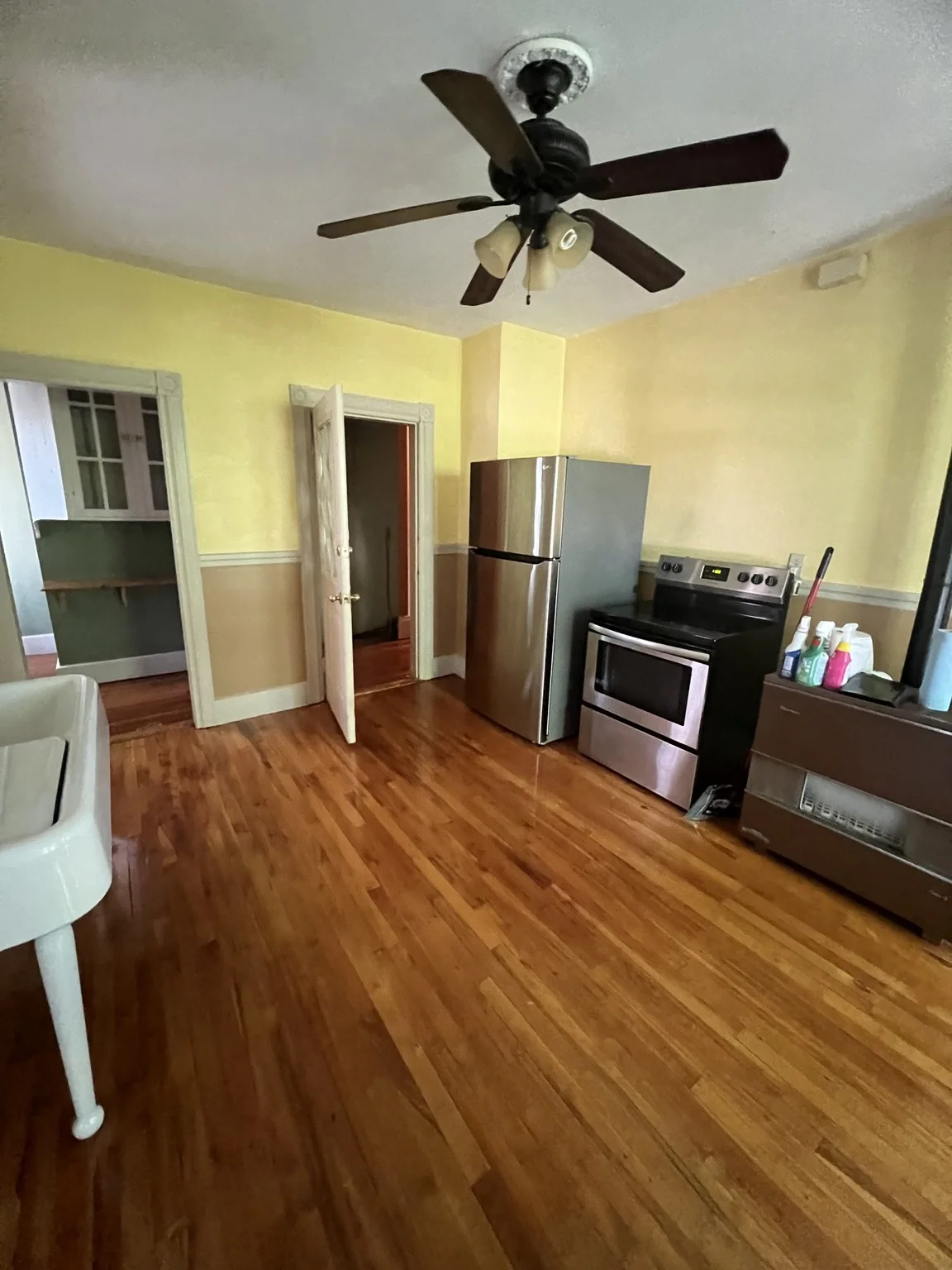 2 bed, 1 bath apartment for rent at 35 Tirrell St Unit 3 Floor, Worcester — photo 2 of 7