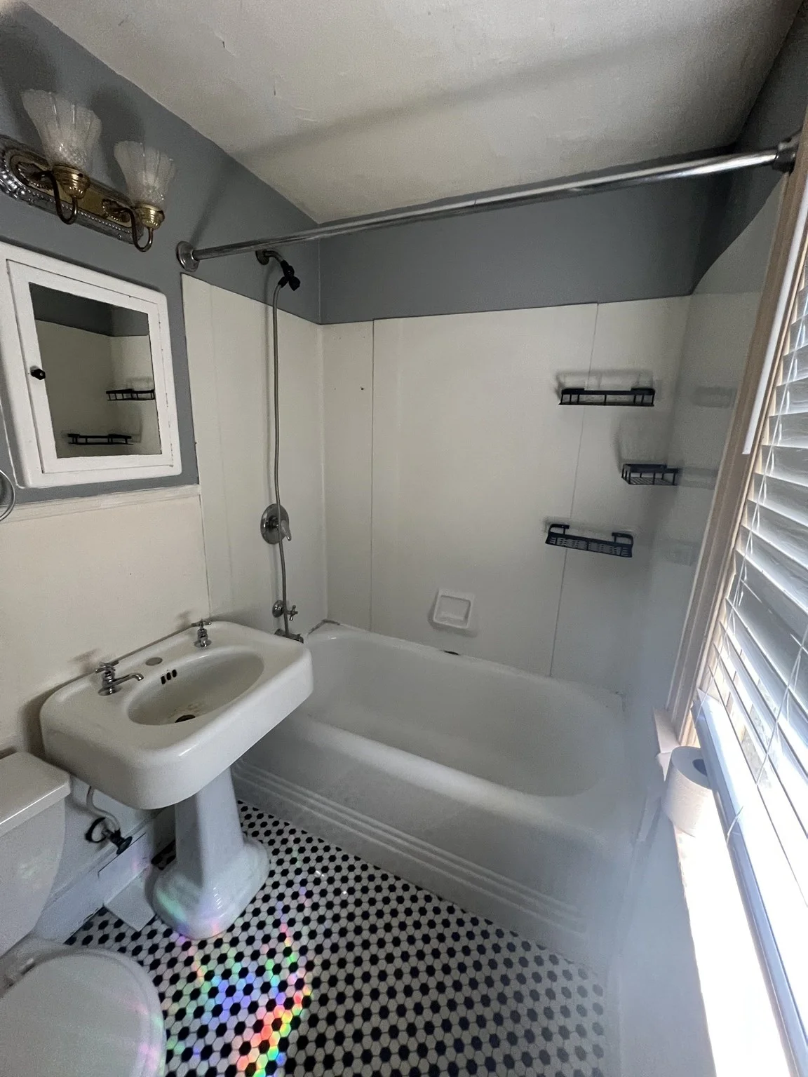 2 bed, 1 bath apartment for rent at 35 Tirrell St Unit 3 Floor, Worcester — photo 6 of 7