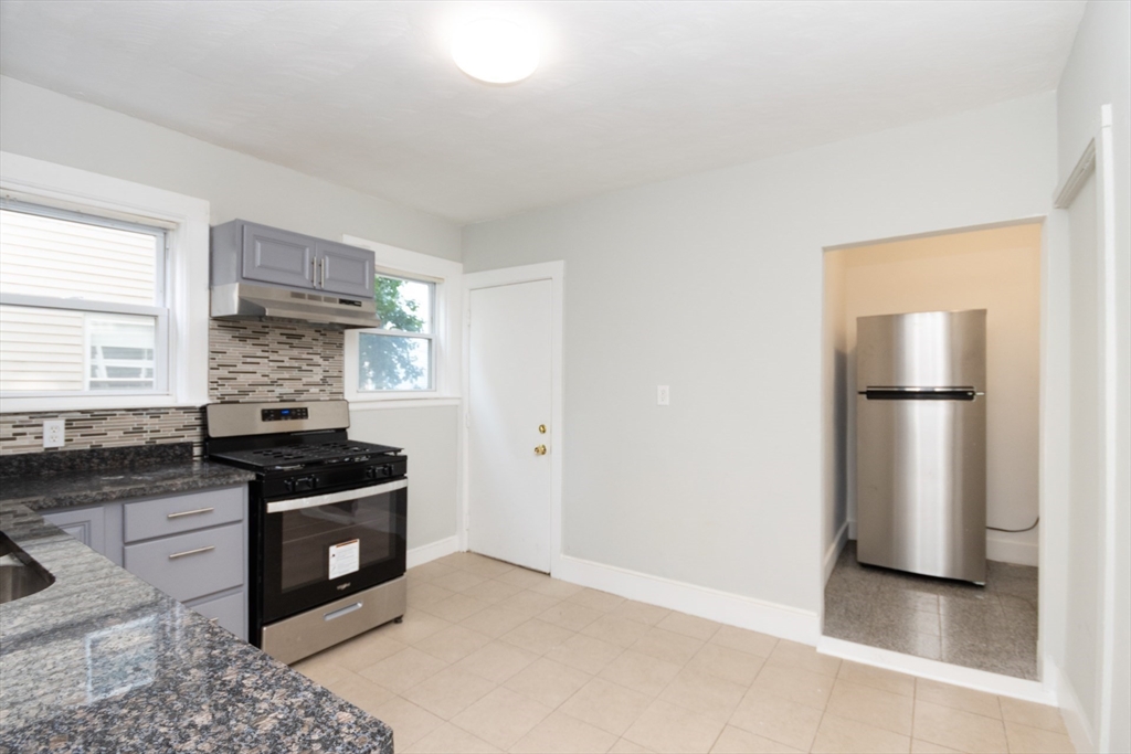 3 bed, 1 bath apartment for rent at 35 Torrey St Unit 1, Dorchester — photo 3 of 27