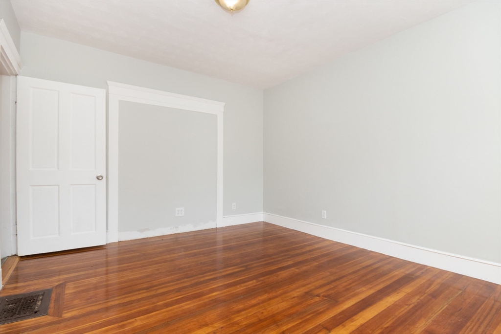 3 bed, 1 bath apartment for rent at 35 Torrey St Unit 1, Dorchester — photo 11 of 27