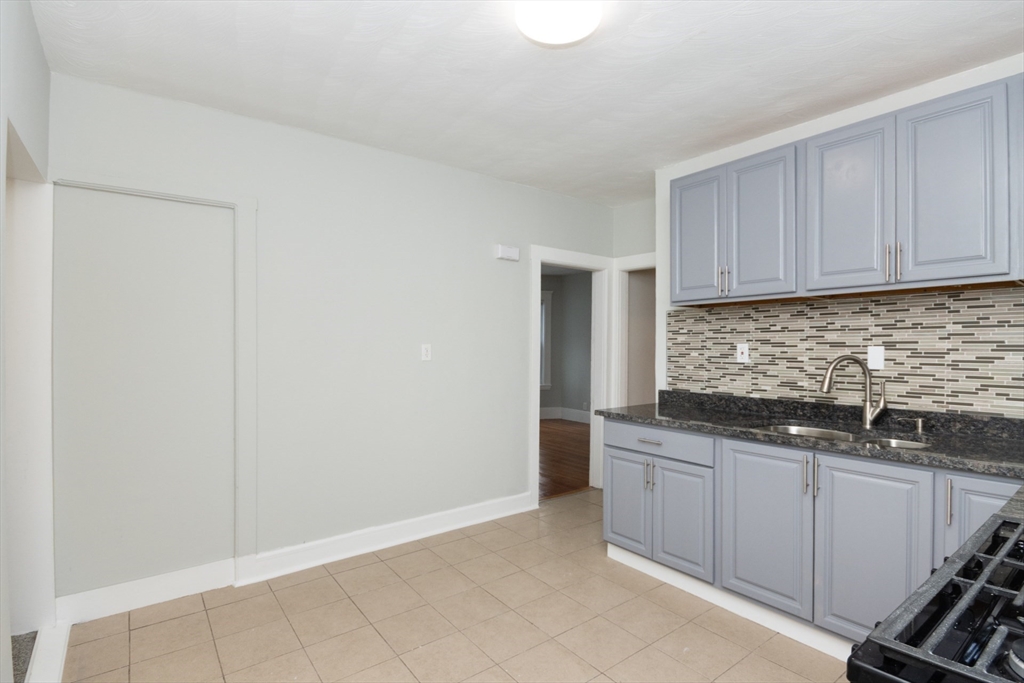 3 bed, 1 bath apartment for rent at 35 Torrey St Unit 1, Dorchester — photo 4 of 27