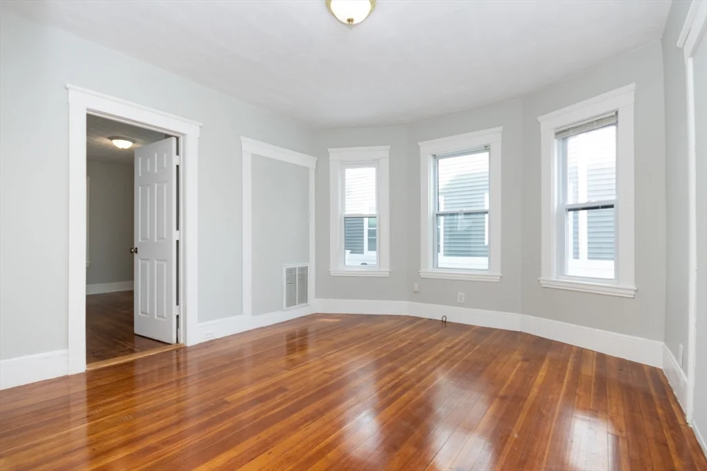 3 bed, 1 bath apartment for rent at 35 Torrey St Unit 3, Dorchester — photo 9 of 27
