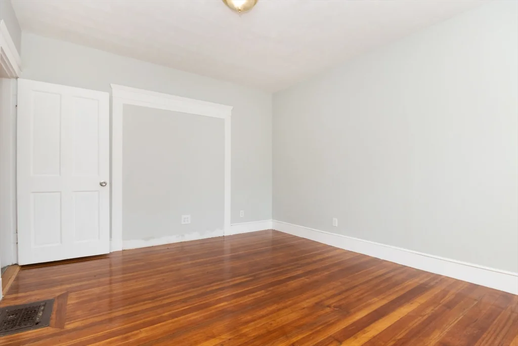 3 bed, 1 bath apartment for rent at 35 Torrey St Unit 3, Dorchester — photo 11 of 27