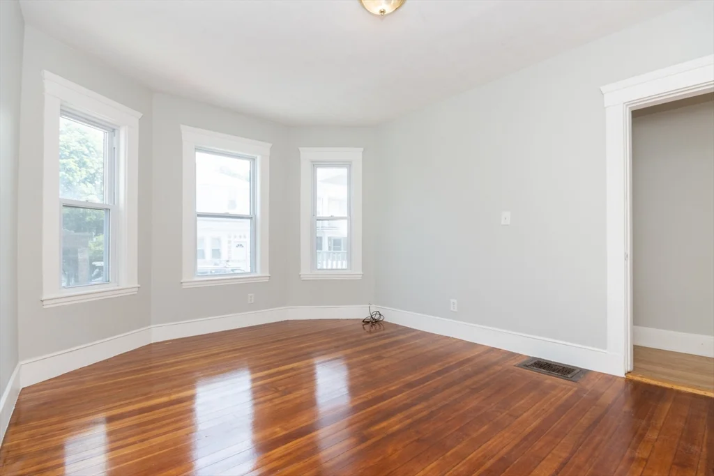 3 bed, 1 bath apartment for rent at 35 Torrey St Unit 3, Dorchester — photo 8 of 27