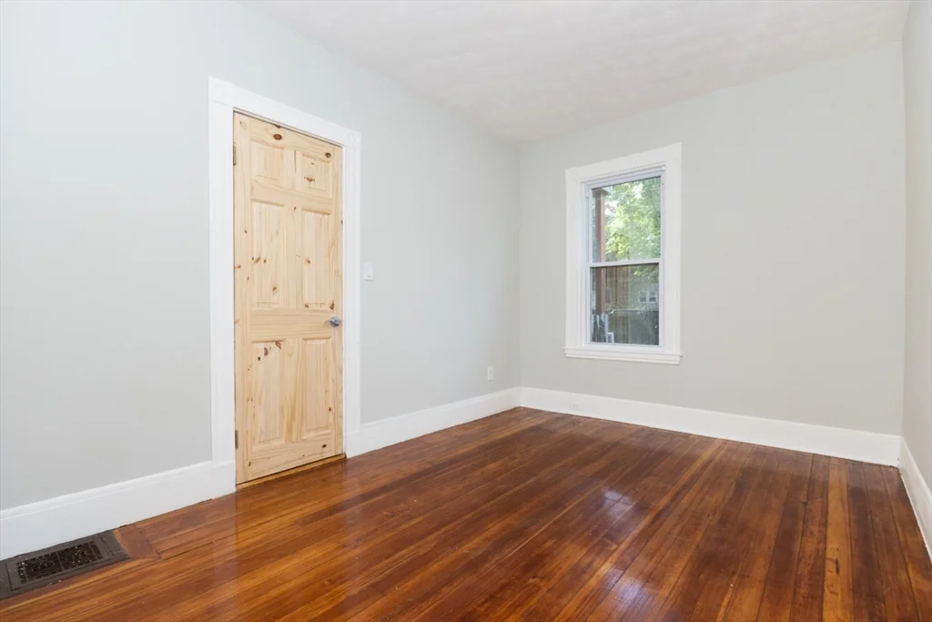 3 bed, 1 bath apartment for rent at 35 Torrey St Unit 3, Dorchester — photo 12 of 27
