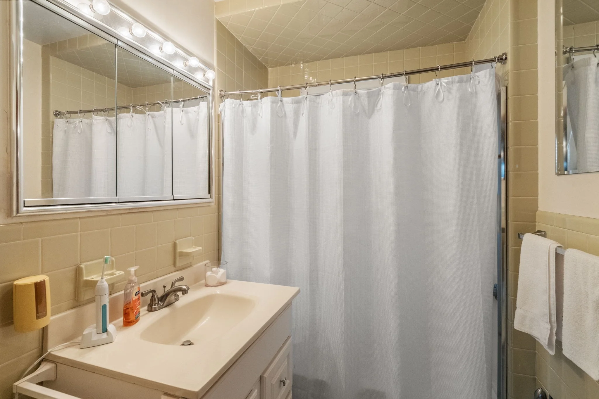 2 bed, 1 bath apartment for rent at 35 Trapelo St Unit 2, Brighton — photo 11 of 17