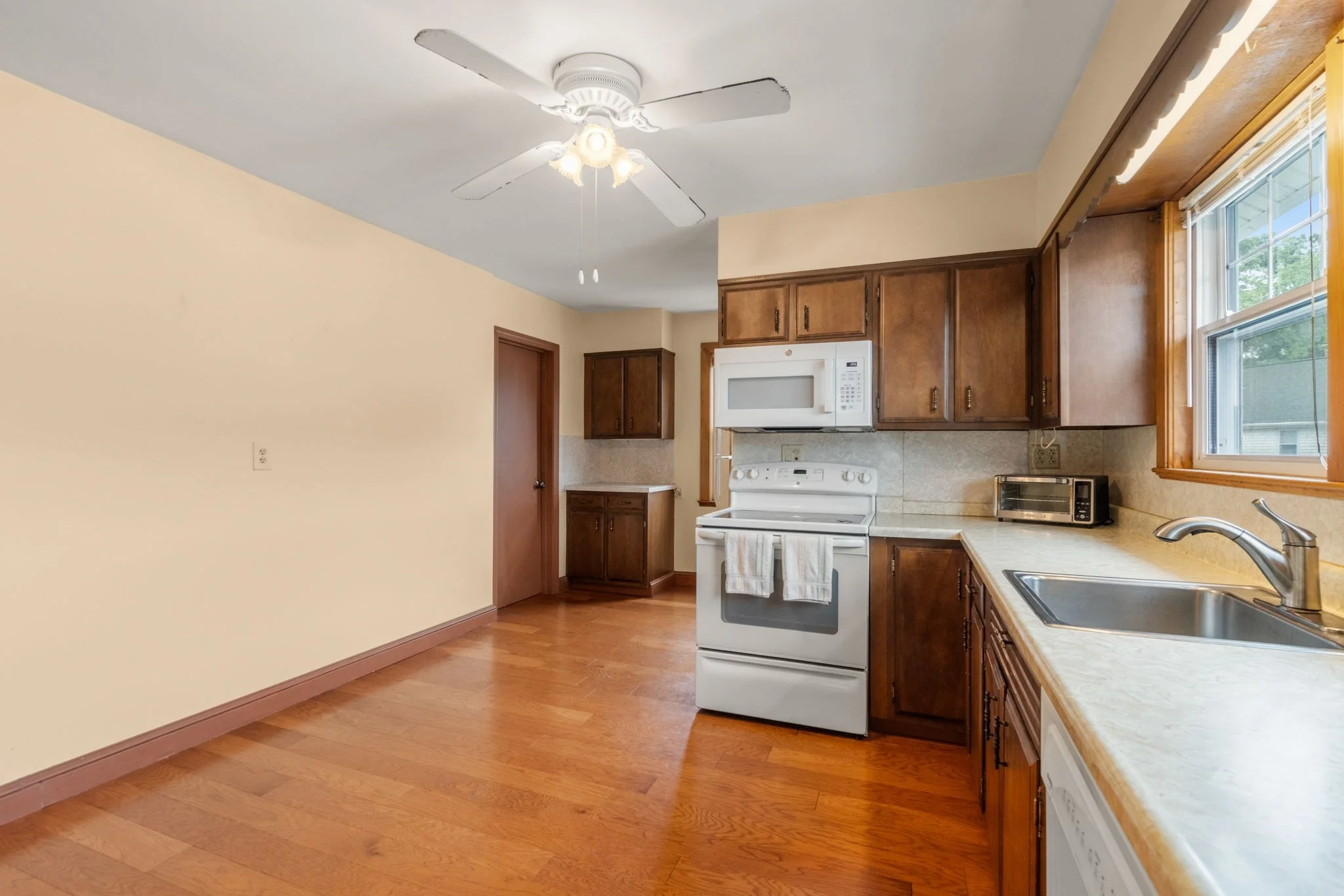 2 bed, 1 bath apartment for rent at 35 Trapelo St Unit 2, Brighton — photo 17 of 17