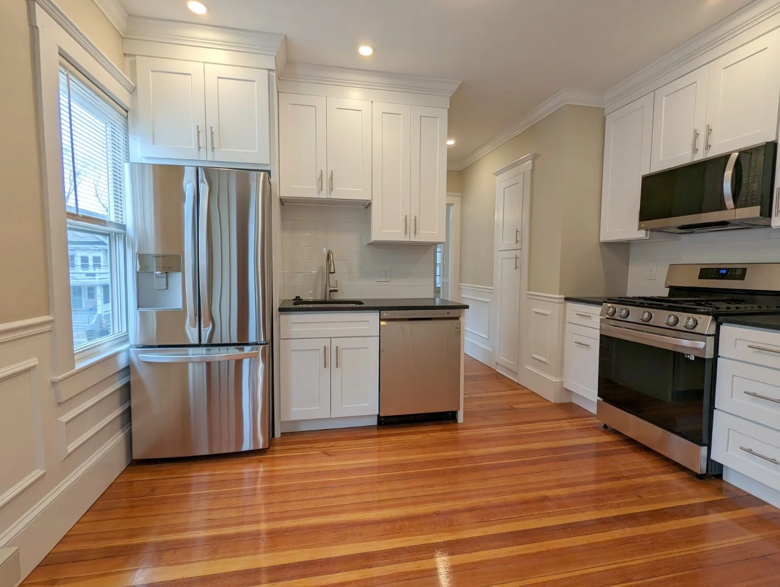 2.5 bed, 1 bath apartment for rent at 35 Trowbridge St Unit 35, Arlington — photo 2 of 29