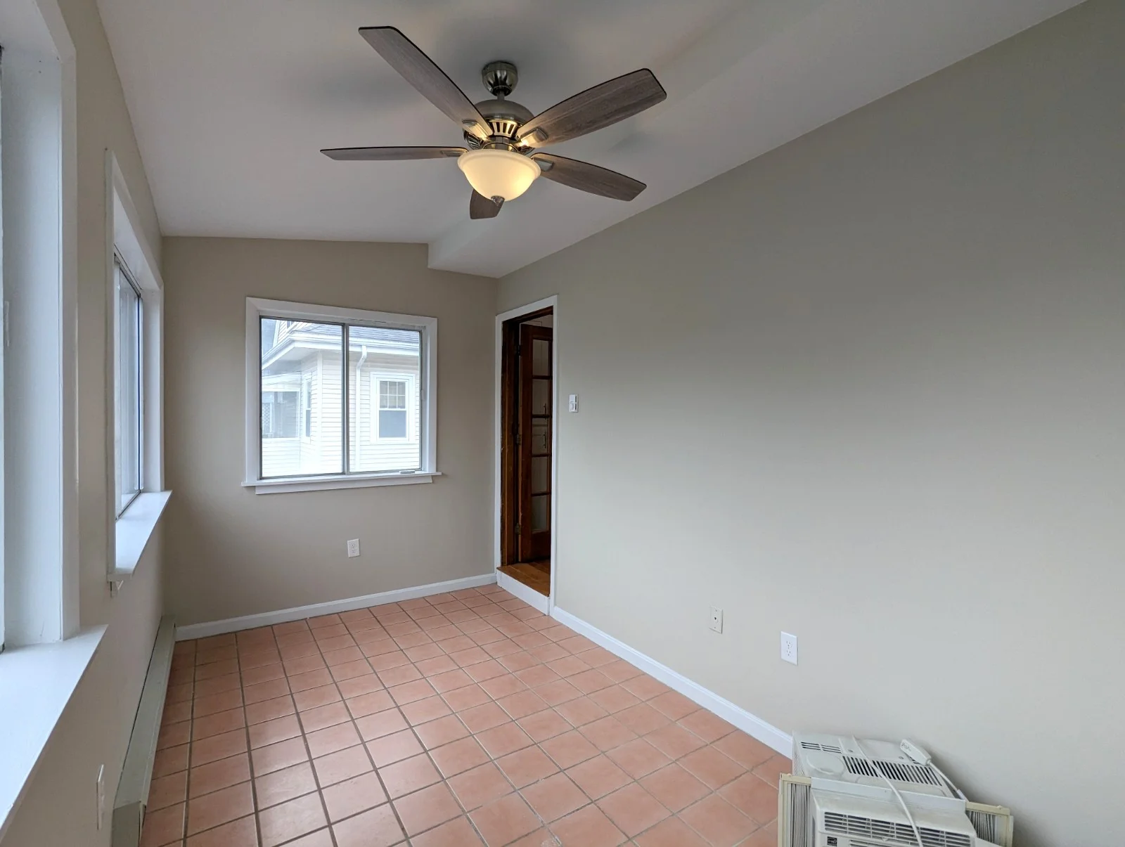 2.5 bed, 1 bath apartment for rent at 35 Trowbridge St Unit 35, Arlington — photo 8 of 29