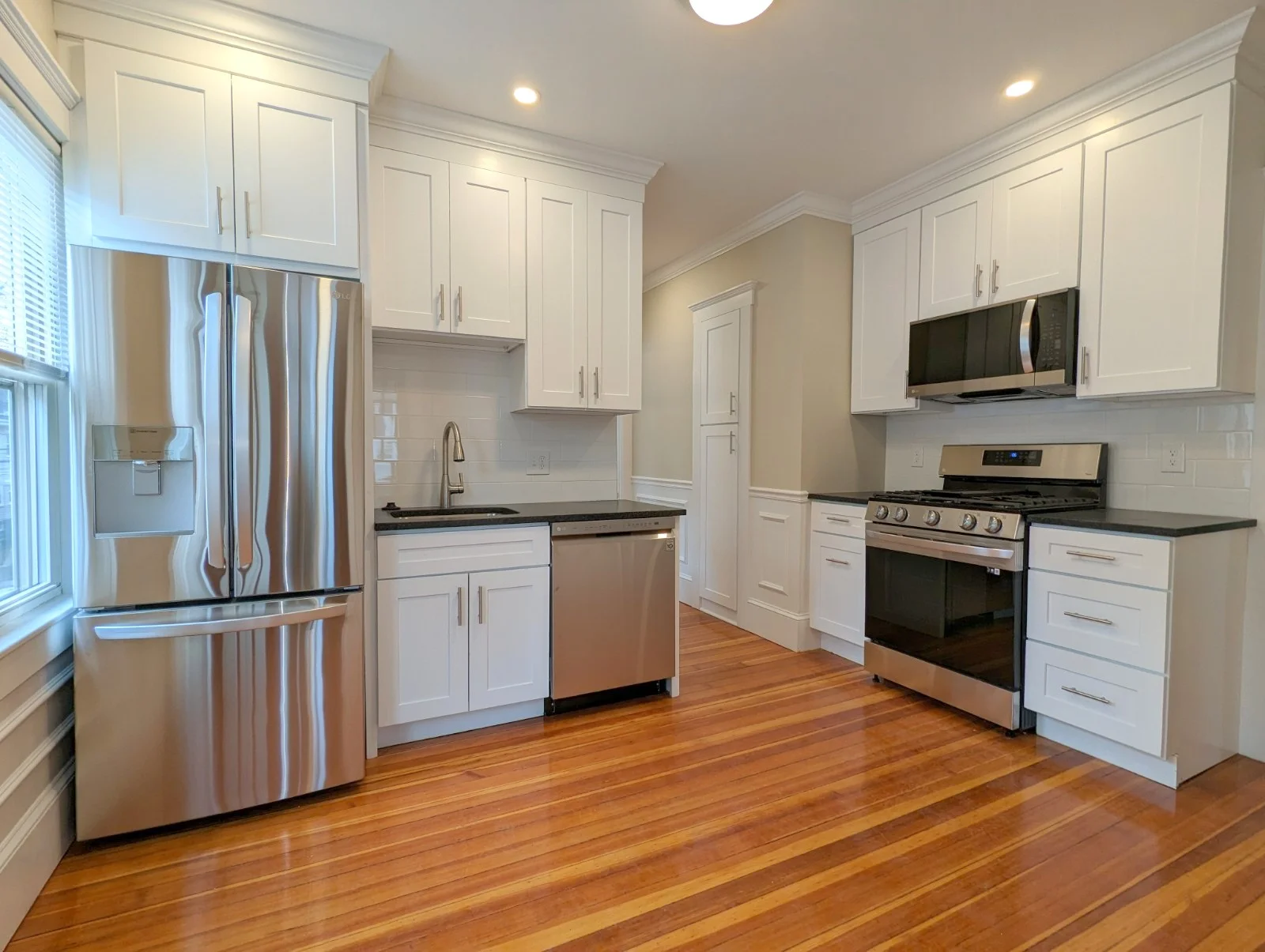 2.5 bed, 1 bath apartment for rent at 35 Trowbridge St Unit 35, Arlington — photo 1 of 29