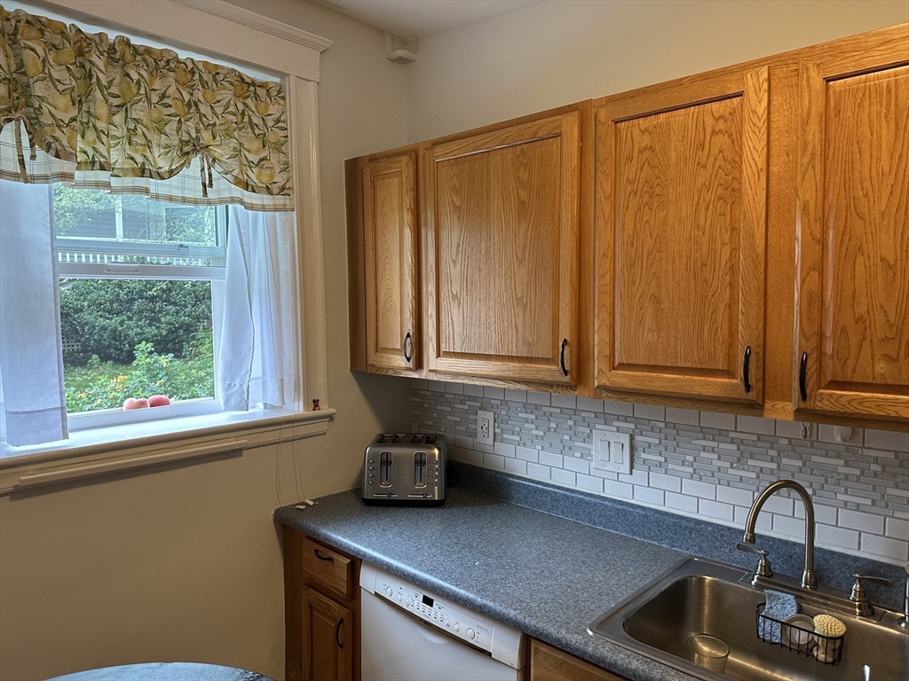 1 bed, 1 bath apartment for rent at 35 Tudor St Unit 2, Lynn — photo 11 of 20
