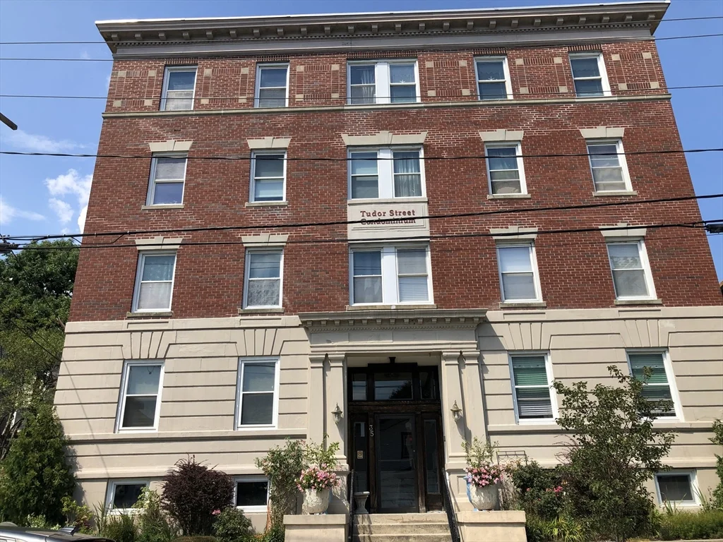 1 bed, 1 bath apartment for rent at 35 Tudor St Unit 4-F, Diamond District